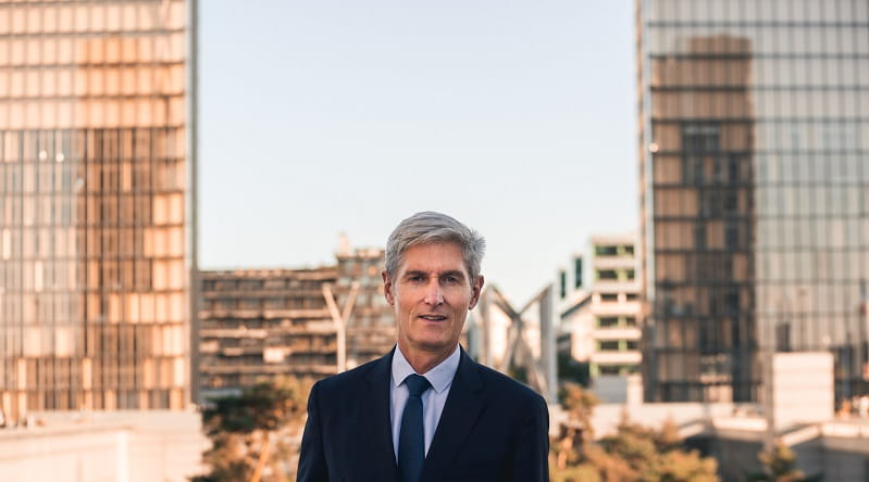 필립기베-사진-5050-desktop